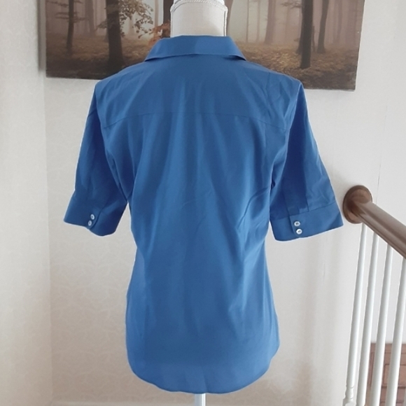 Talbots Non-Iron Blue Buttondown Top - Picture 2 of 4